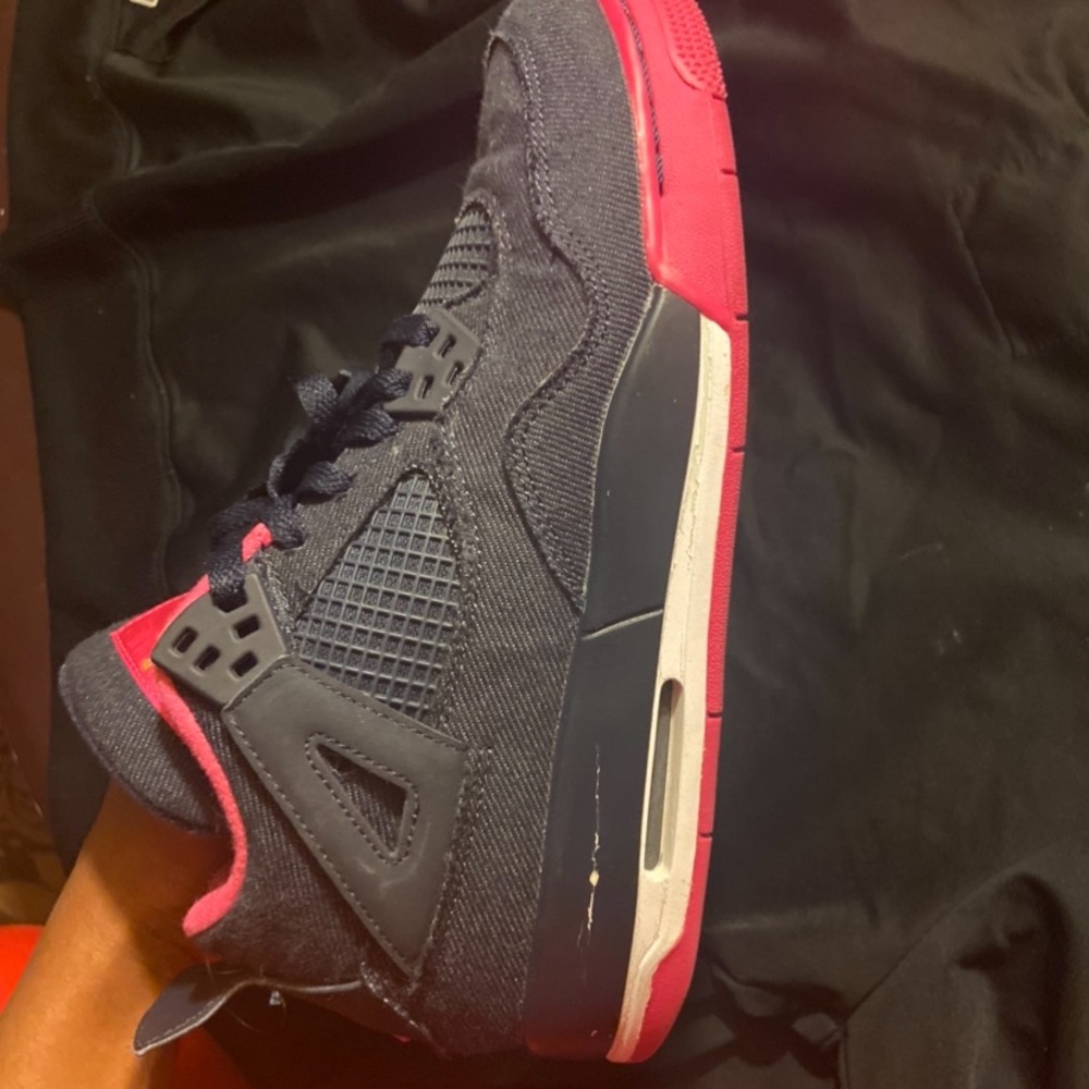 Pink and black Jordan’s . Worn a few times .